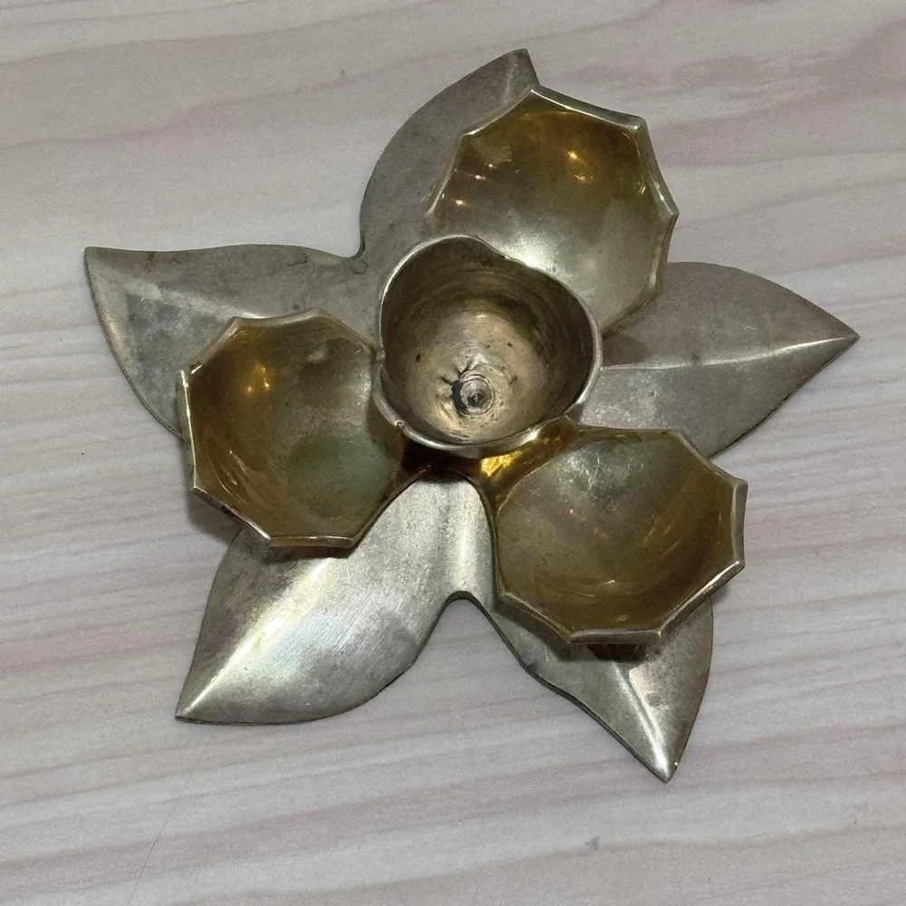 Pair Of Vintage Solid Brass Flower Lotus Water Lily Taper Candlestick Holders